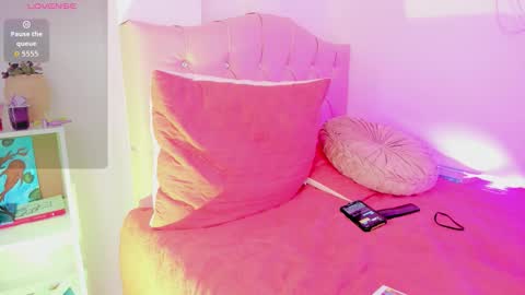 Victoria online show from October 2025 11:31:02 PM