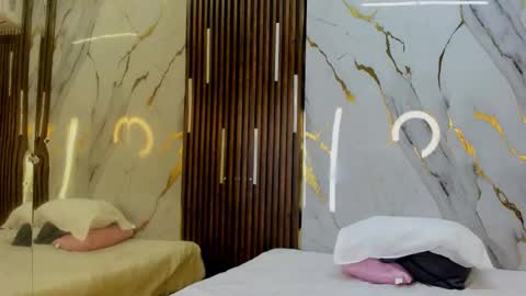 Victoria  online show from November 2025 07:57:01 PM