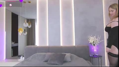 Miss V online show from March 2025 11:51:01 AM