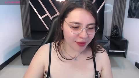 Victoria Gonzalez online show from September 2025 04:20:01 PM