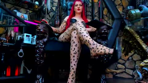 Victoria Heller online show from September 2025 06:06:01 AM