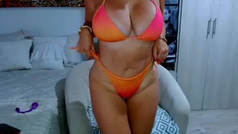 Snapshot of victoriahispanic chatting on May 2026 01:28:02 PM victoriahispanic online show from May 2026 01:28:02 PM