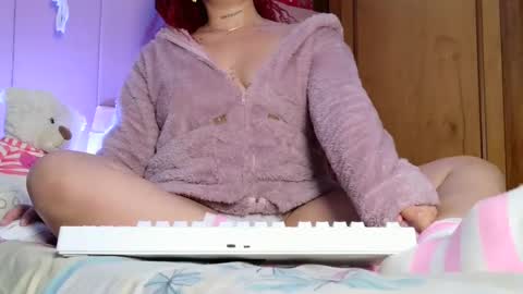 Snapshot of victoriajamesx chatting on September 2025 12:34:01 AM Victoria online show from September 2025 12:34:01 AM