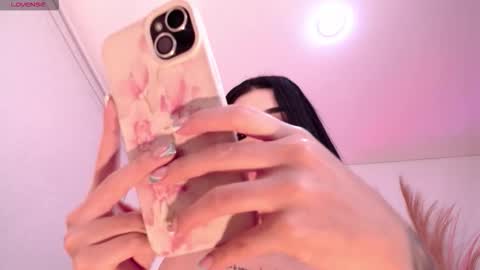 Victoria online show from November 2025 01:17:01 AM