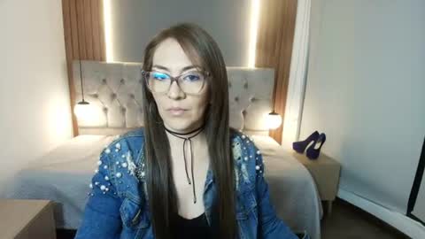 V I C T O R I A online show from July 2026 12:03:01 PM
