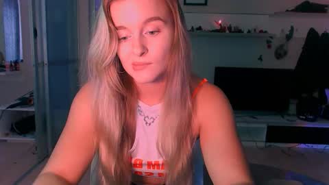 Eva and Victor online show from September 2025 10:04:02 AM