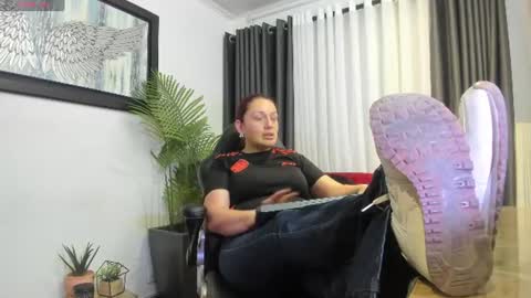 victoriapaker online show from July 2026 10:54:02 AM