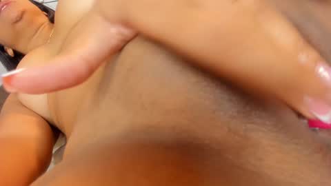 Maria Victoria online show from February 2025 02:45:01 PM