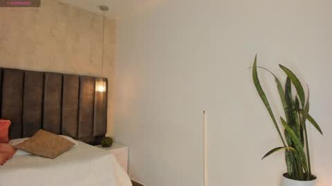 Maria Victoria online show from February 2025 11:46:02 AM