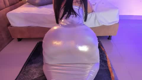 Victoria  online show from November 2025 05:45:02 PM