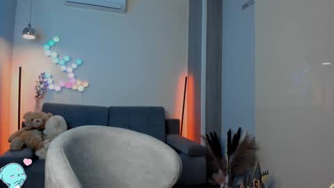 Snapshot of victorias_world chatting on December 2024 09:09:01 PM Viktoria online show from December 2024 09:09:01 PM