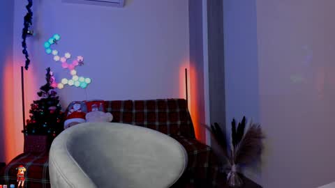 Snapshot of victorias_world chatting on December 2024 10:24:02 PM Viktoria online show from December 2024 10:24:02 PM