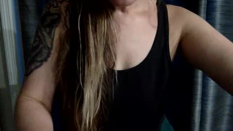 Snapshot of victoriaskyee chatting on April 2026 12:37:01 AM victoriaskyee online show from April 2026 12:37:01 AM