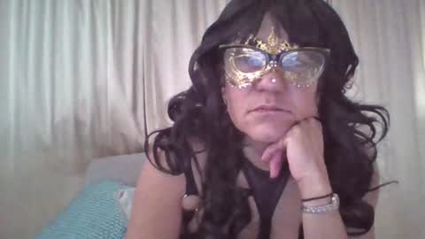Snapshot of victoriasuave3 chatting on June 2026 12:53:02 PM victoriasuave online show from June 2026 12:53:02 PM