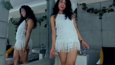 Snapshot of victoriawills_ chatting on December 2024 09:17:02 PM ADRIANA online show from December 2024 09:17:02 PM