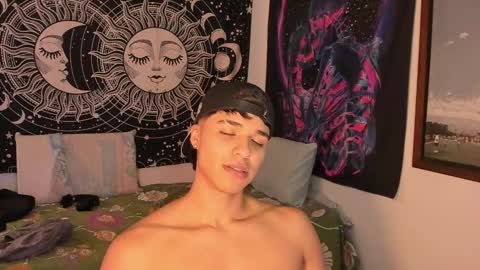 Victorino Jhonson online show from December 2024 03:15:01 PM