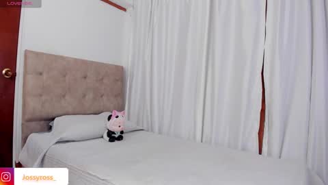 V  I C  T O R I A  online show from December 2024 10:20:01 PM