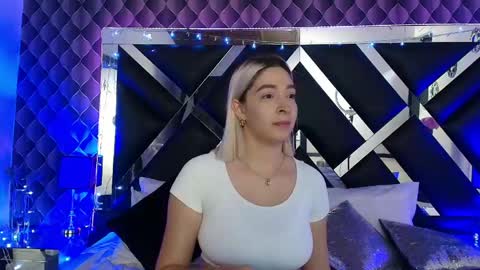 victtoria lee online show from April 2026 07:08:02 PM