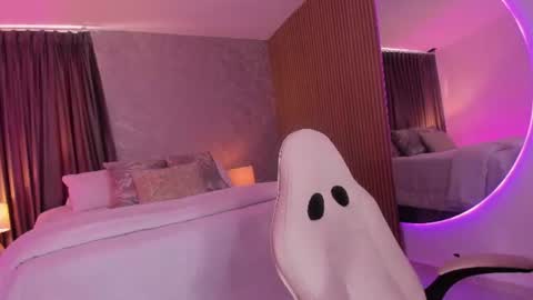 viiolet_rosee online show from July 2026 07:29:02 PM