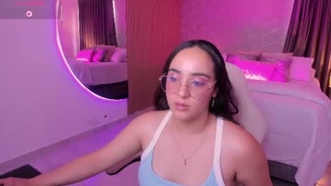 viiolet_rosee online show from July 2026 06:48:01 PM