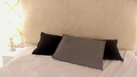 Violet  online show from March 2026 12:32:02 AM