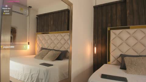 Violet  online show from April 2026 01:08:02 PM