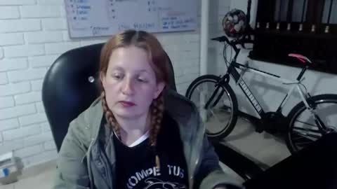 Snapshot of viioletamora chatting on February 2025 05:02:02 AM Violeta online show from February 2025 05:02:02 AM