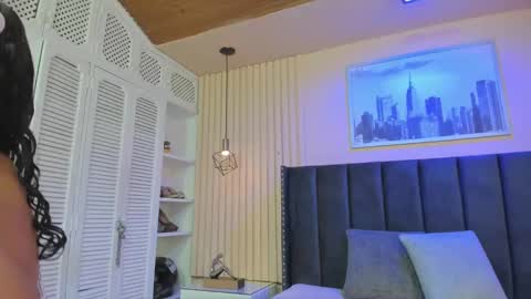 Viiolett online show from November 2025 09:25:02 PM