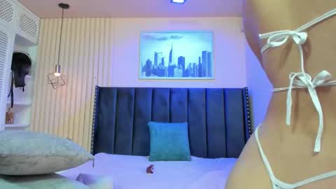 Viiolett online show from March 2026 08:45:02 PM