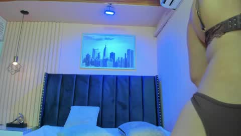 Viiolett online show from April 2026 08:13:02 PM