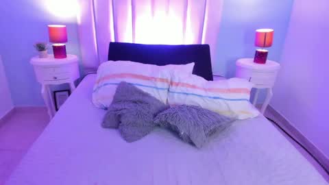Violet online show from May 2026 12:35:01 PM