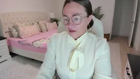 Ukrainian-woman online show from July 2026 12:19:02 PM