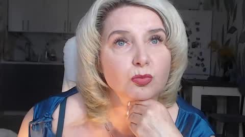 Snapshot of vikaohair chatting on April 2026 08:10:01 AM Vikaohair online show from April 2026 08:10:01 AM