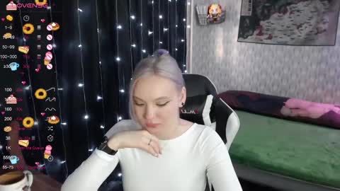 Snapshot of vikapowers chatting on December 2024 06:13:02 AM vikapowers online show from December 2024 06:13:02 AM