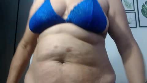 Viki Mom  online show from December 2024 08:33:01 PM