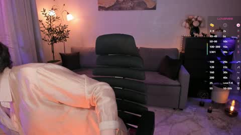 Viki Bellson online show from March 2026 07:03:01 PM