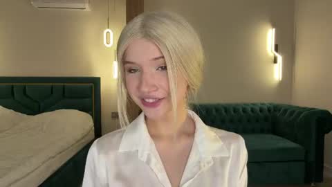 Snapshot of vikkiiisecret chatting on July 2026 04:20:02 PM Vikki online show from July 2026 04:20:02 PM