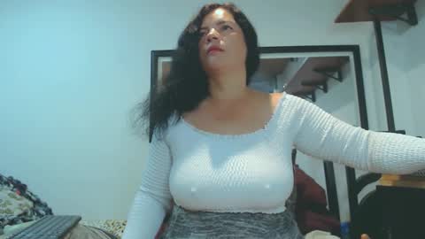 Snapshot of vikktoriaaa chatting on January 2026 05:32:01 AM VIKKKTORIAAA online show from January 2026 05:32:01 AM