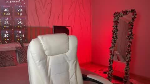 Vikky online show from November 2025 12:57:01 AM