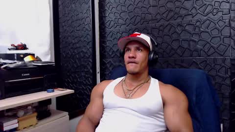 Viktor Herrera online show from February 2025 07:19:02 PM