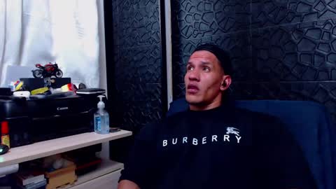 Viktor Herrera online show from March 2025 04:23:02 AM