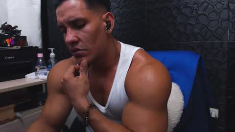 Viktor Herrera online show from September 2025 04:46:02 AM