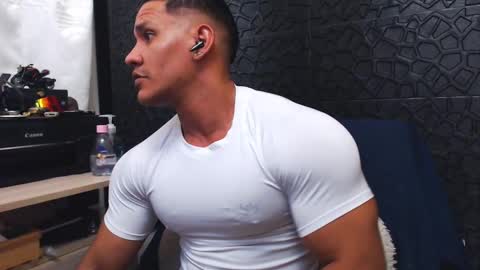 Viktor Herrera online show from September 2025 02:33:02 PM