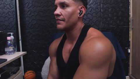 Viktor Herrera online show from October 2025 04:16:01 PM