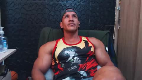 Viktor Herrera online show from November 2025 03:01:02 PM