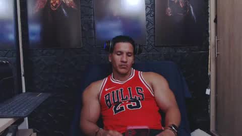 Viktor Herrera online show from May 2026 07:53:02 PM