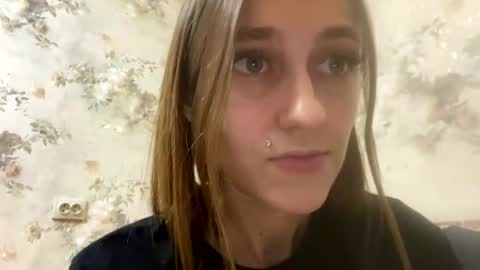 Snapshot of viktoria9898 chatting on December 2024 01:08:01 AM Sweett online show from December 2024 01:08:01 AM