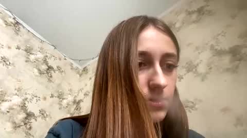 Snapshot of viktoria9898 chatting on December 2024 06:24:02 AM Sweett online show from December 2024 06:24:02 AM