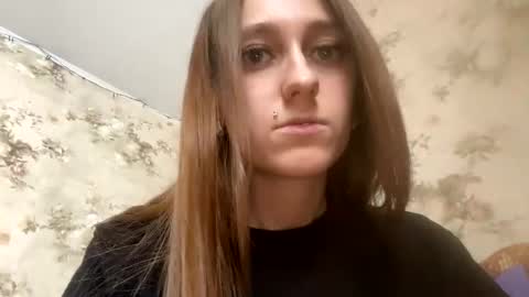 Snapshot of viktoria9898 chatting on December 2024 10:21:01 AM Sweett online show from December 2024 10:21:01 AM