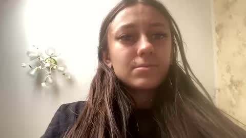 Snapshot of viktoria9898 chatting on February 2025 11:20:01 AM Sweett online show from February 2025 11:20:01 AM